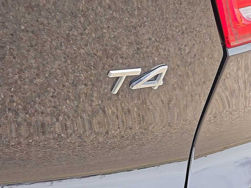 Volvo  XC40 Momentum, T4 FWD