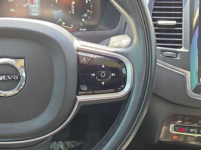 Volvo  XC90 T6 AWD Momentum