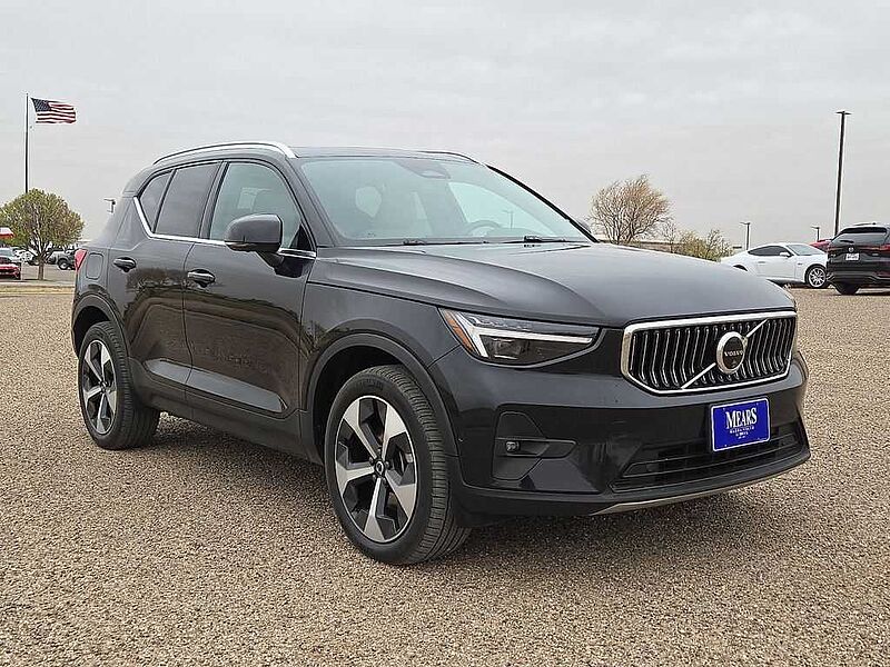 Volvo  XC40 Plus, B5 AWD Gas (mild hybrid), Gasoline, Bright