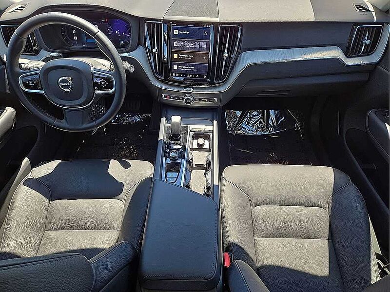 Volvo  XC60 Plus, B5 AWD Gas (mild hybrid), Gasoline, Dark