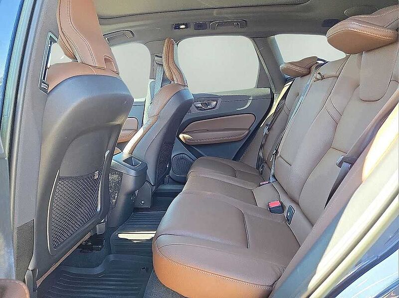 Volvo  XC60 Plus, B5 FWD, Mild Hybrid, Bright