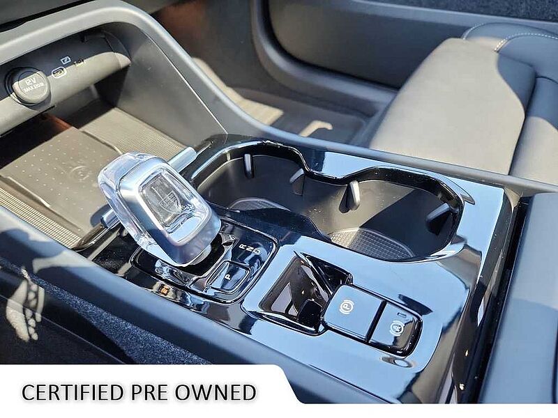 Volvo  XC40 Ultimate, B5 AWD Gas (mild hybrid), Gasoline, Bright