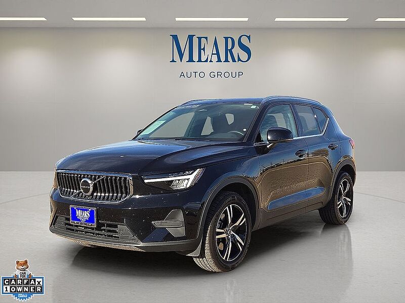 Volvo XC40 Core, B5 AWD Gas (mild hybrid), Gasoline, Bright
